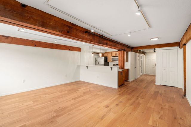 240 Jackson St 308, Lowell, MA 01852