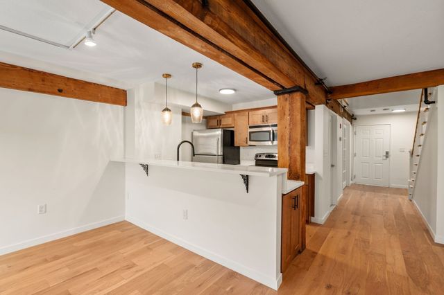240 Jackson St 308, Lowell, MA 01852