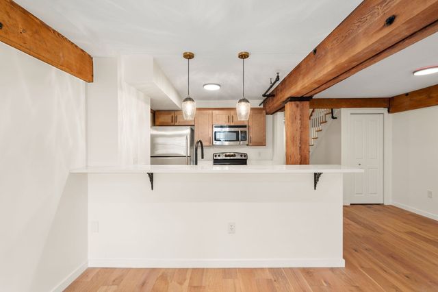240 Jackson St 308, Lowell, MA 01852