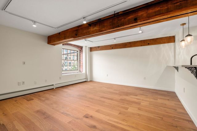 240 Jackson St 308, Lowell, MA 01852