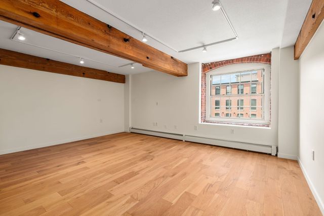 240 Jackson St 308, Lowell, MA 01852