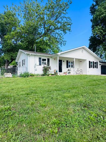 211 North Rechow, Bolivar, MO 65613