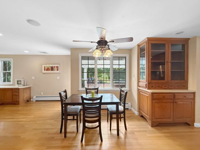 5 Swan Cir, Shrewsbury, MA 01545