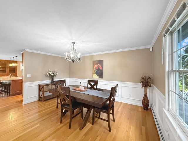 5 Swan Cir, Shrewsbury, MA 01545