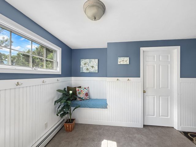 5 Swan Cir, Shrewsbury, MA 01545