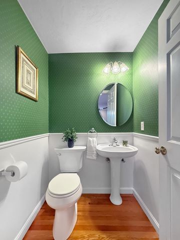 5 Swan Cir, Shrewsbury, MA 01545