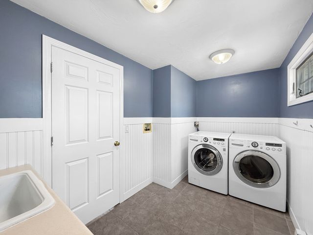 5 Swan Cir, Shrewsbury, MA 01545