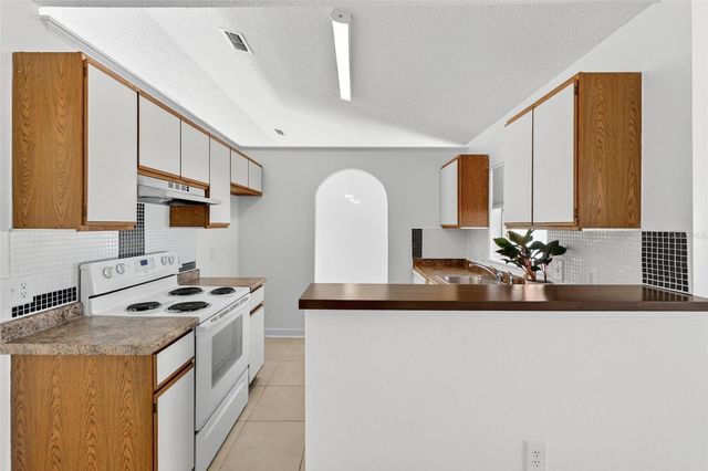 2346 QUEENSWOOD CIRCLE, Kissimmee, FL 34743