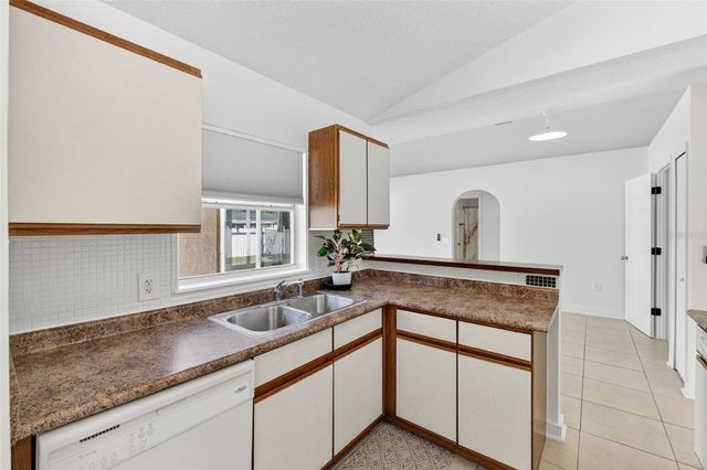 2346 QUEENSWOOD CIRCLE, Kissimmee, FL 34743