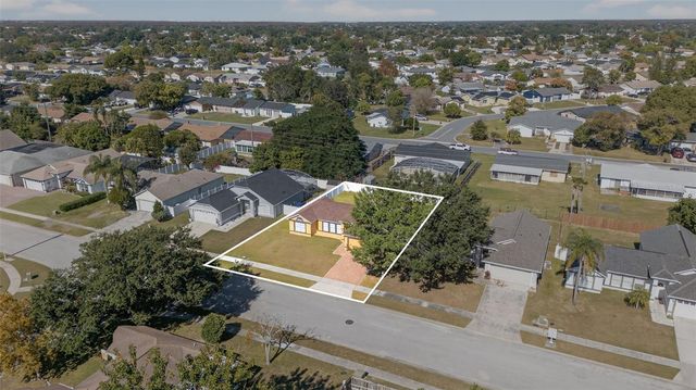 2346 QUEENSWOOD CIRCLE, Kissimmee, FL 34743