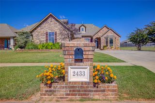 2433 SE 12th Street, Moore, OK 73160