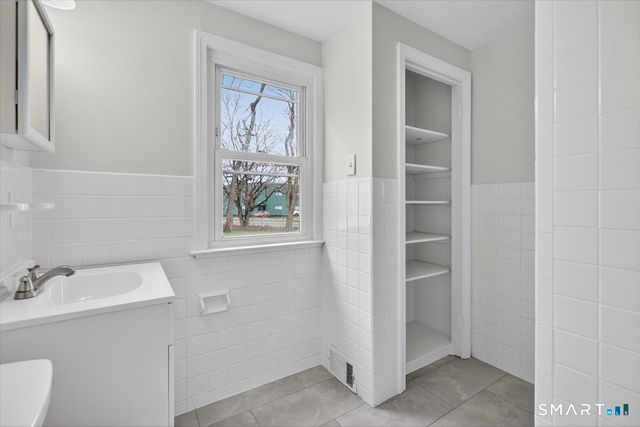 321 Franklin Road, Hamden, CT 06517