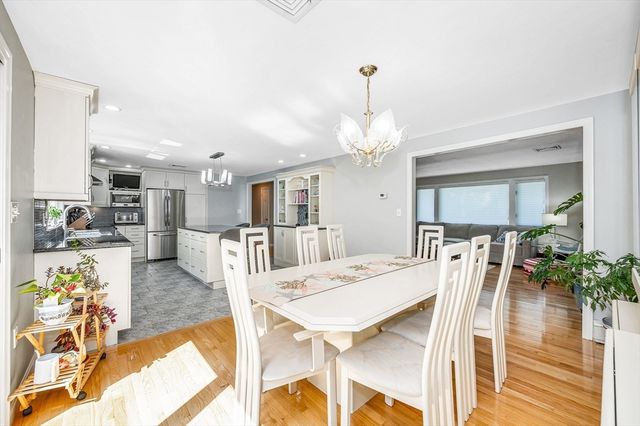 66 Colburn Road, Reading, MA 01867