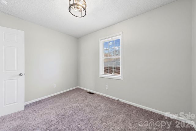 304 BELTON Avenue, Mount Holly, NC 28120