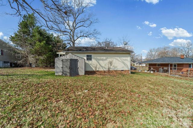 304 BELTON Avenue, Mount Holly, NC 28120