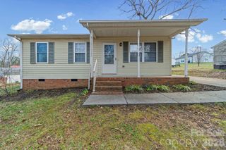 304 BELTON Avenue, Mount Holly, NC 28120