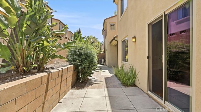56 Pathway, Irvine, CA 92618