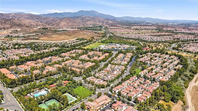 56 Pathway, Irvine, CA 92618