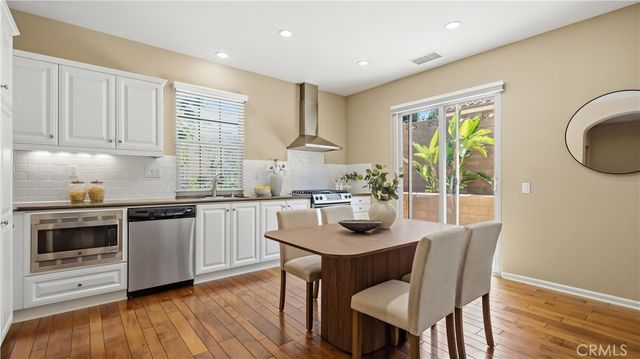 56 Pathway, Irvine, CA 92618