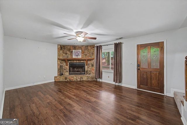 251 Paces Lakes Drive, Dallas, GA 30157