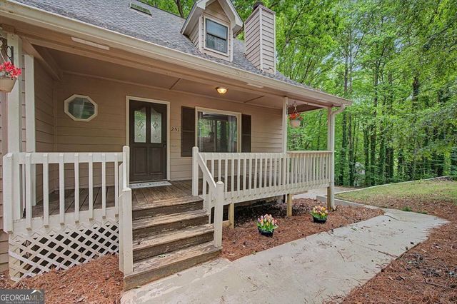 251 Paces Lakes Drive, Dallas, GA 30157