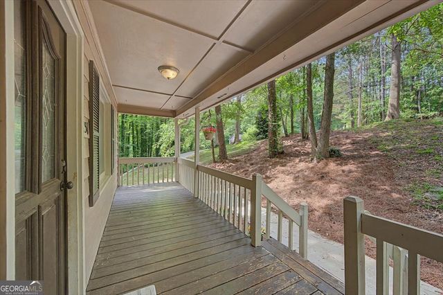 251 Paces Lakes Drive, Dallas, GA 30157