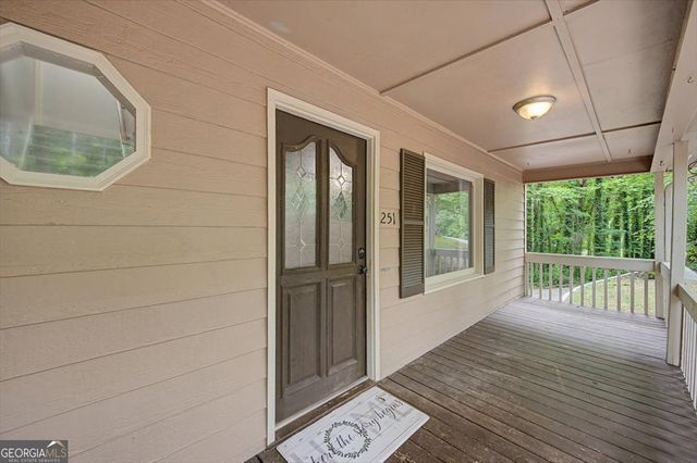 251 Paces Lakes Drive, Dallas, GA 30157