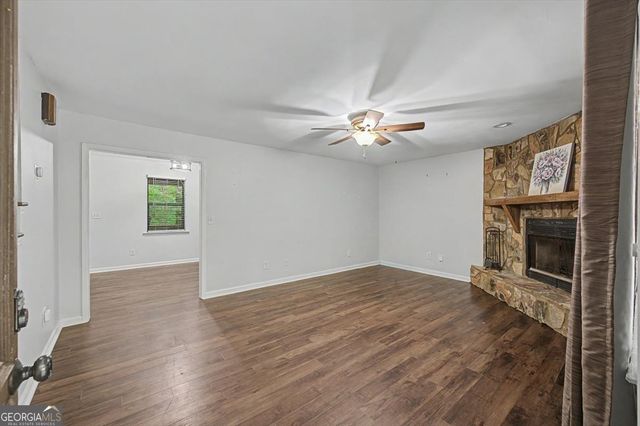 251 Paces Lakes Drive, Dallas, GA 30157