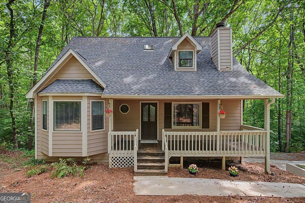 251 Paces Lakes Drive, Dallas, GA 30157