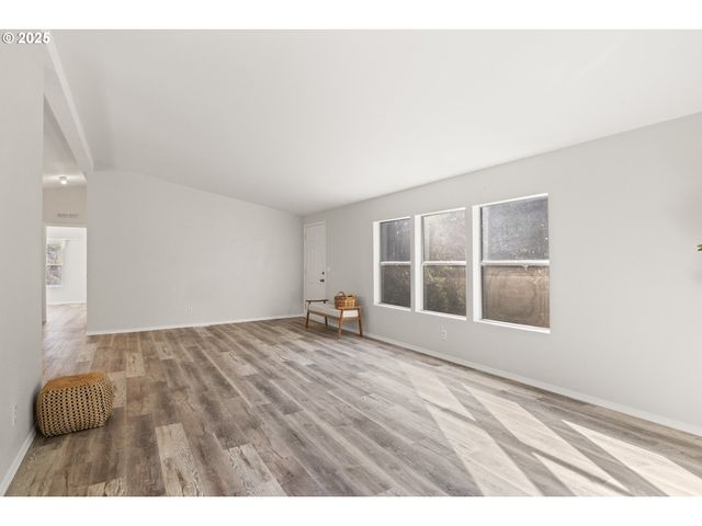 20191 HIGHWAY 42, Myrtle Point, OR 97458