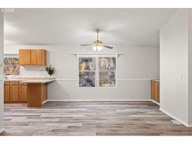 20191 HIGHWAY 42, Myrtle Point, OR 97458