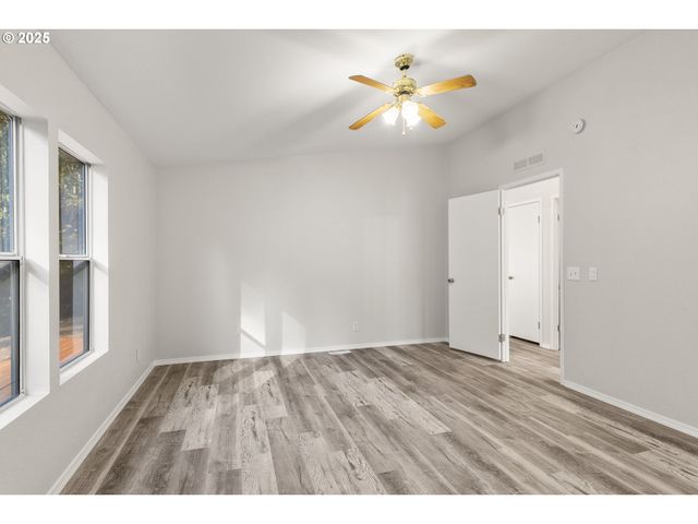 20191 HIGHWAY 42, Myrtle Point, OR 97458