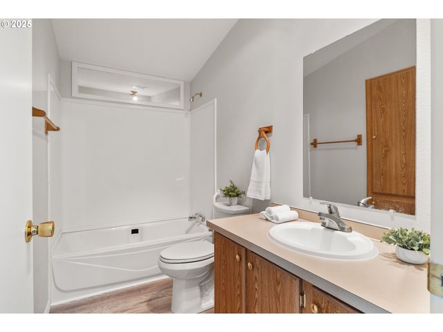 20191 HIGHWAY 42, Myrtle Point, OR 97458