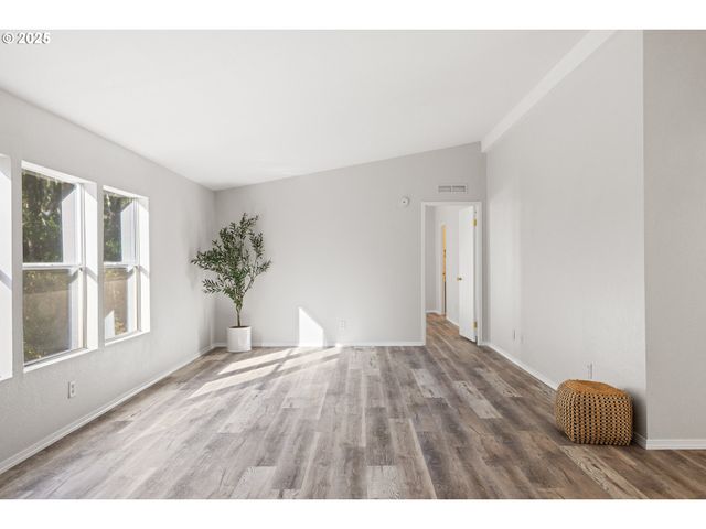 20191 HIGHWAY 42, Myrtle Point, OR 97458