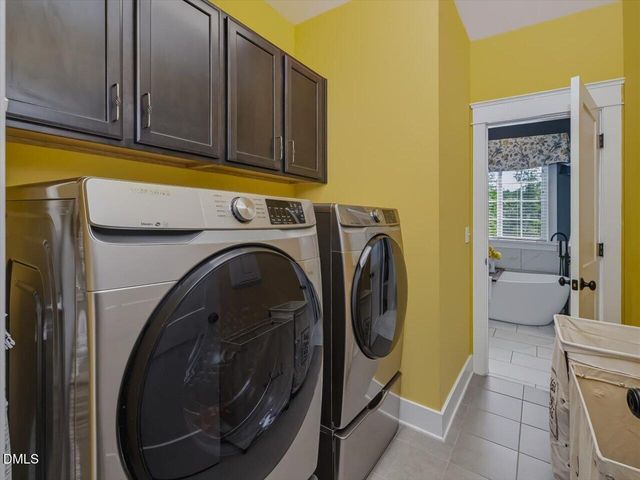 137 Treeline Court, Holly Springs, NC 27540