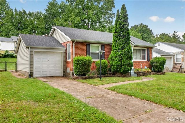 1971 Vinita Drive, St Louis, MO 63114