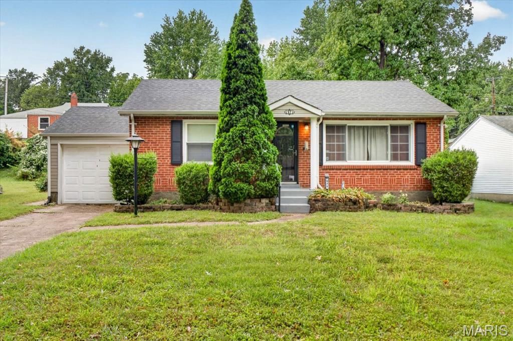 1971 Vinita Drive, St Louis, MO 63114