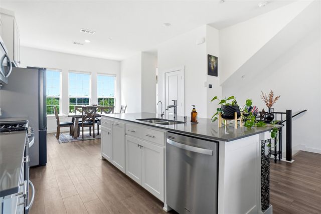 695 Vista Del Lago Drive, Lewisville, TX 75067