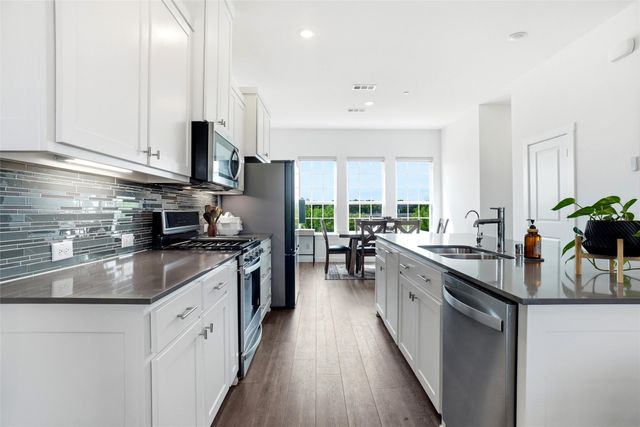 695 Vista Del Lago Drive, Lewisville, TX 75067