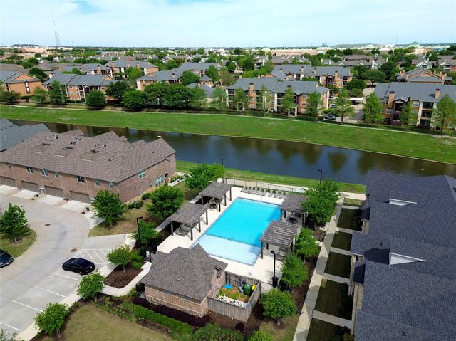 695 Vista Del Lago Drive, Lewisville, TX 75067