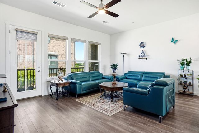 695 Vista Del Lago Drive, Lewisville, TX 75067