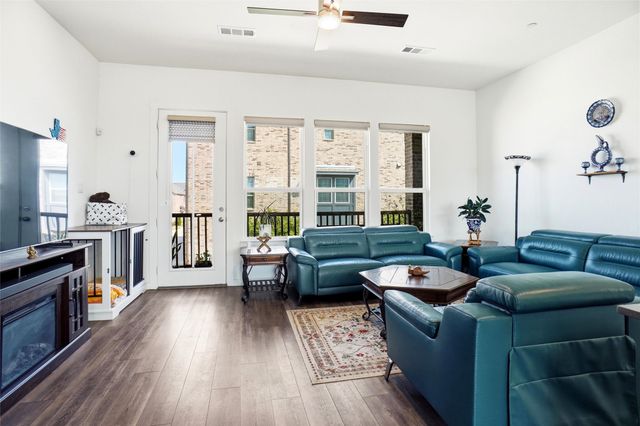 695 Vista Del Lago Drive, Lewisville, TX 75067