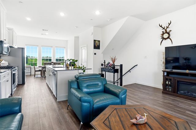 695 Vista Del Lago Drive, Lewisville, TX 75067