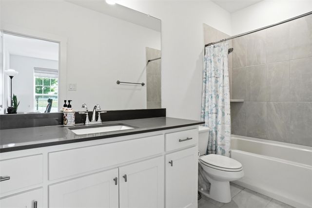 695 Vista Del Lago Drive, Lewisville, TX 75067