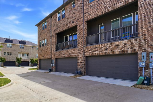 695 Vista Del Lago Drive, Lewisville, TX 75067