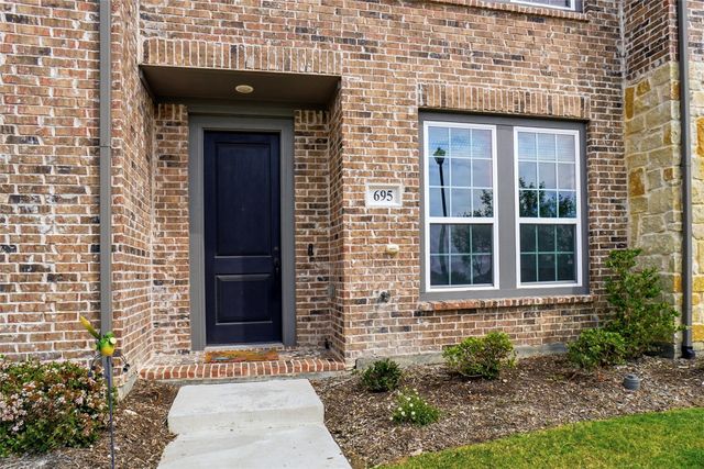 695 Vista Del Lago Drive, Lewisville, TX 75067