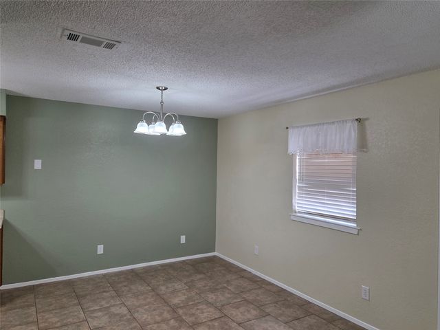 1104 W 13th, Bonham, TX 75418