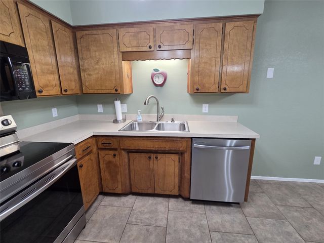 1104 W 13th, Bonham, TX 75418