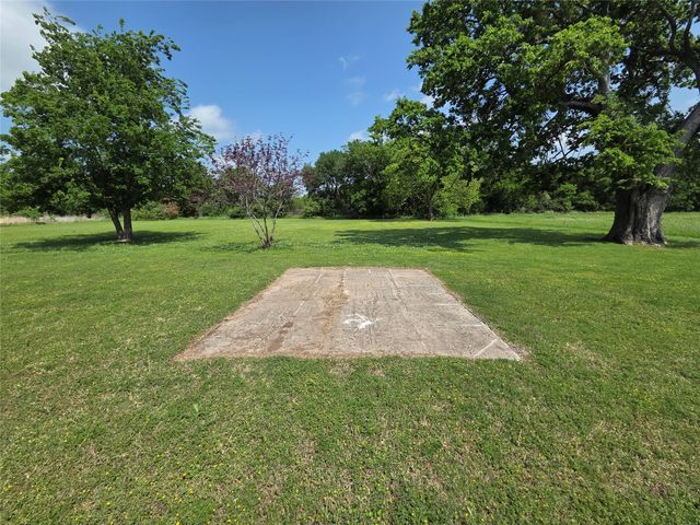1104 W 13th, Bonham, TX 75418