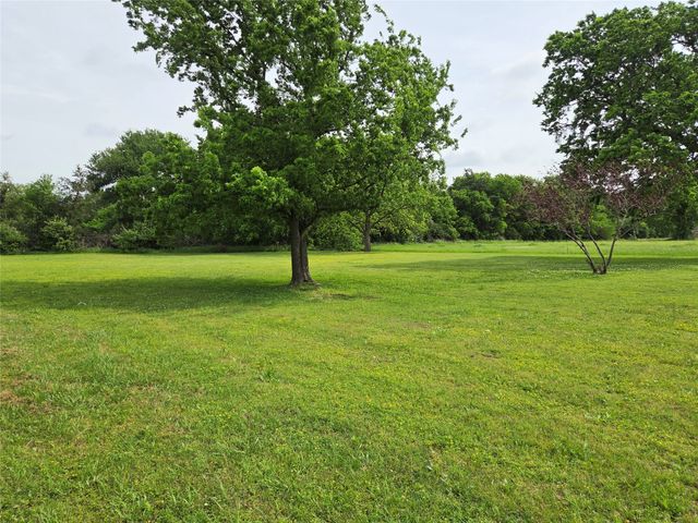 1104 W 13th, Bonham, TX 75418